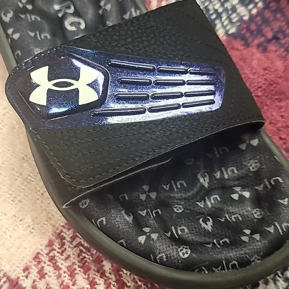 Under Armour Slides size 5 - Picture 2 of 4